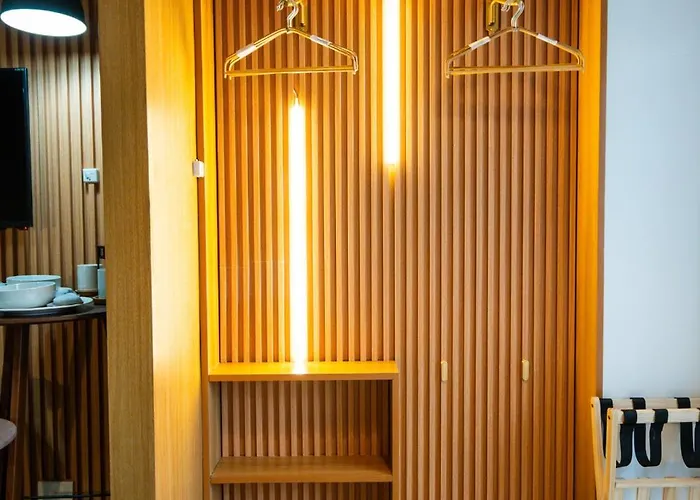 Brand New Japandi 1br With Pool View Near Moa & Naia